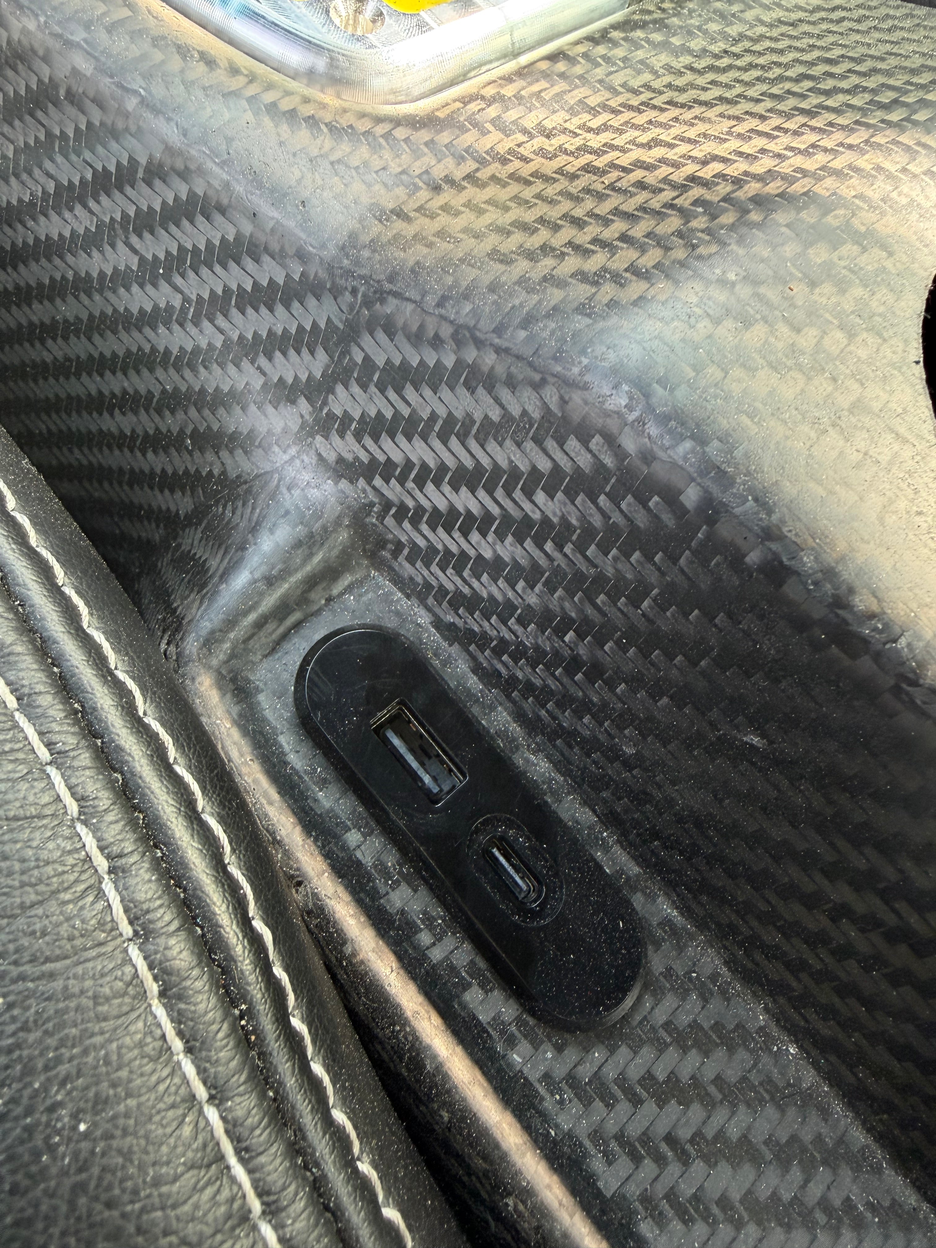 CARBON SHORTY CONSOLE