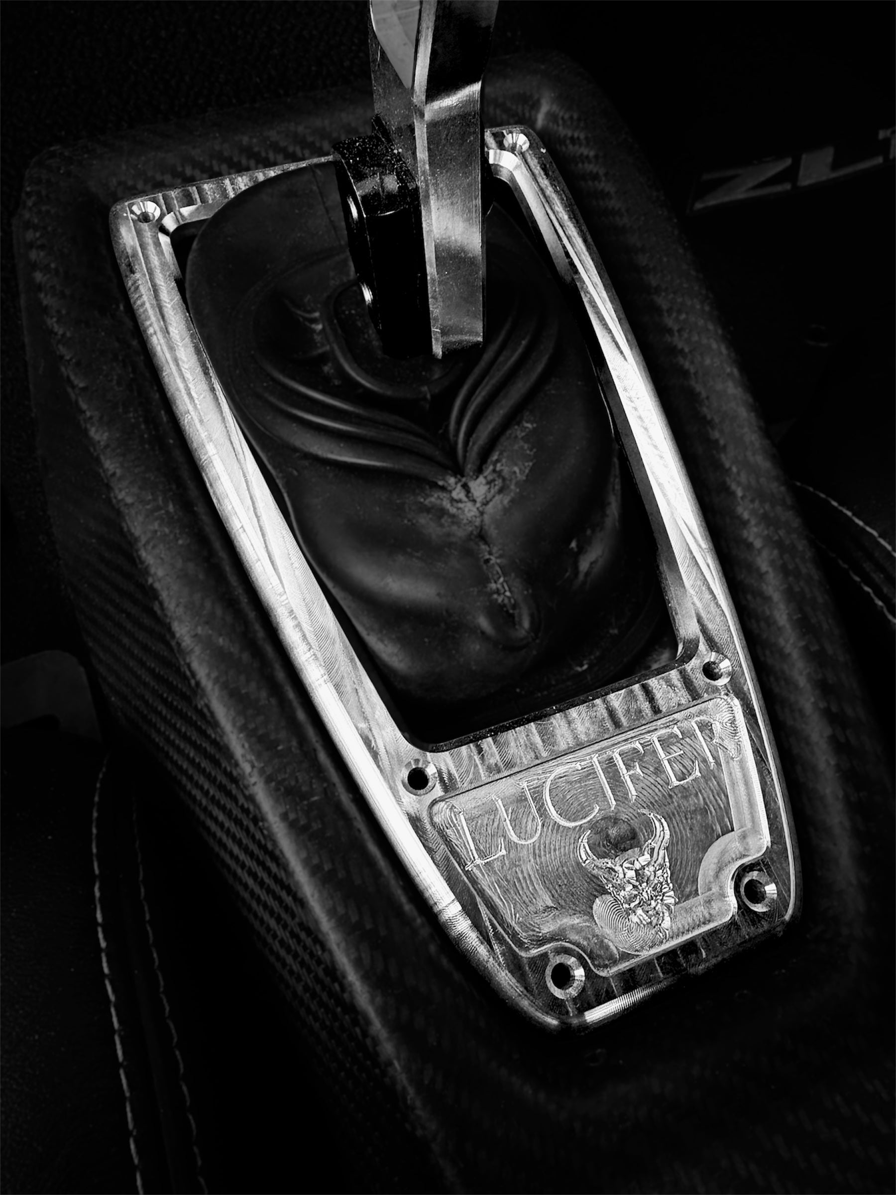 CARBON SHORTY CONSOLE